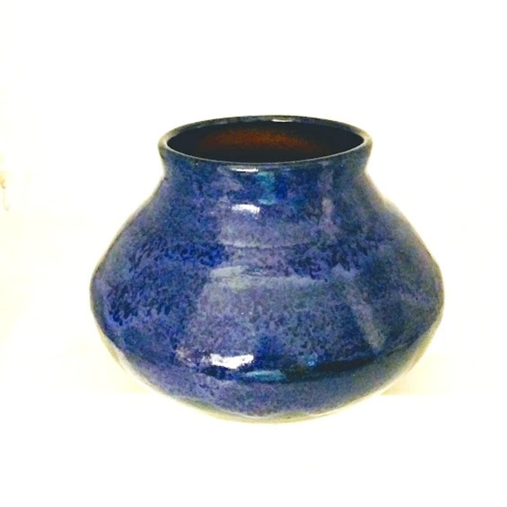 HAND THROWN*ROTUND VASE*STUDIO ART POTTERY*CLAY*MOTTLED BLUES*SIGNED